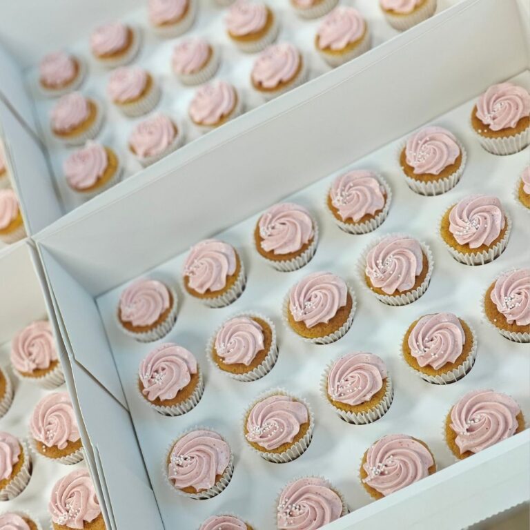 engagement celebration cakes Dubai