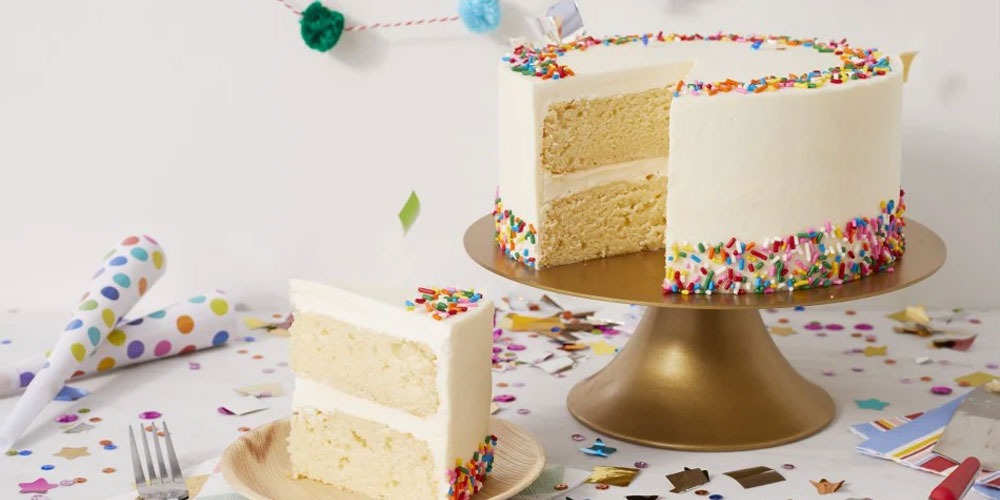 birthday cake in Dubai