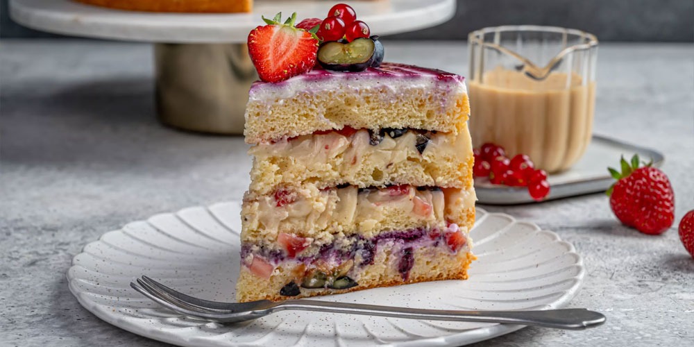 Luxury birthday cake in Dubai