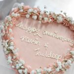 Anniversary Heart Cake – Floral Elegance