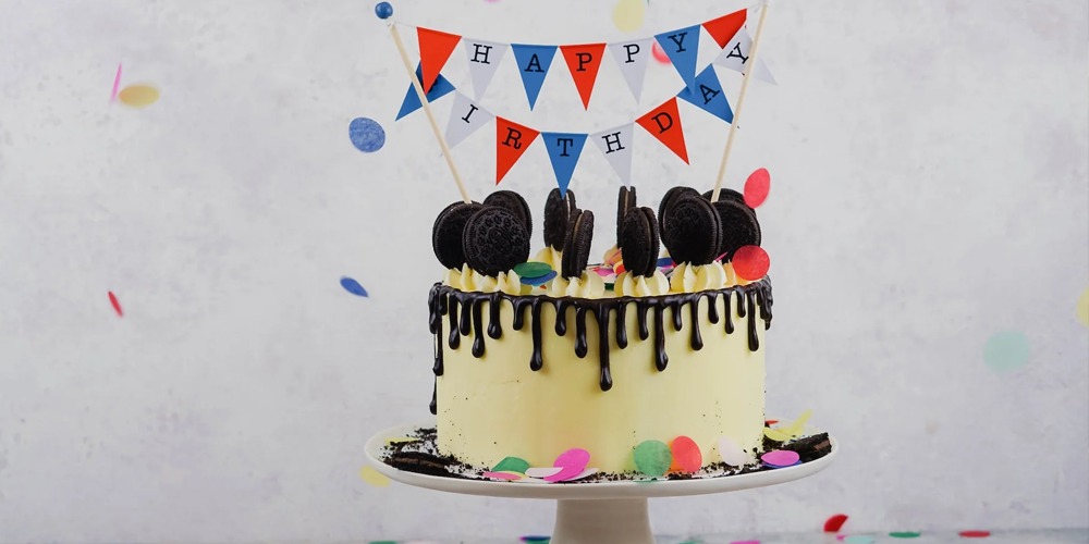Dubai-themed birthday cake