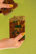Pistachio Kunafa Chocolate